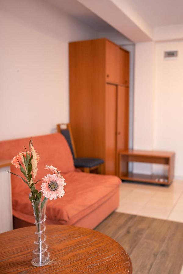 Hotel Holiday-M Охрид Экстерьер фото